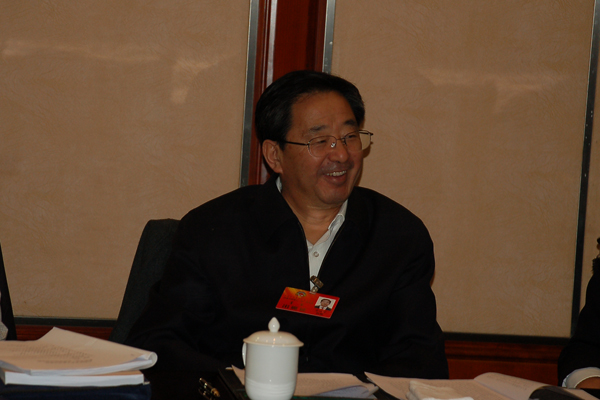 自治区政协副主席董恒宇参加小组讨论
