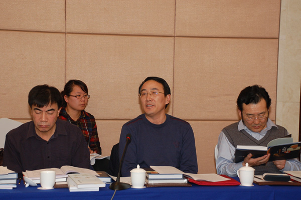 政协委员分组审议政府工作报告